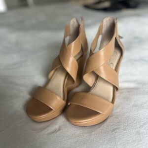 Tan Jessica Simpson wedges